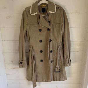 GAP Women's Classic Tan Trench Coat